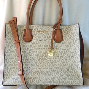 Michael kors tote purse